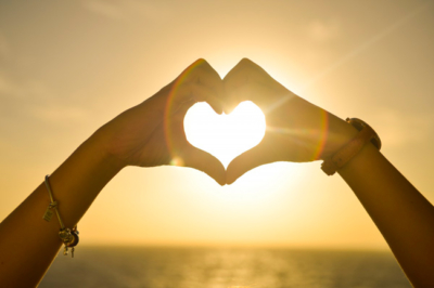 heart_sunset_hands-klein