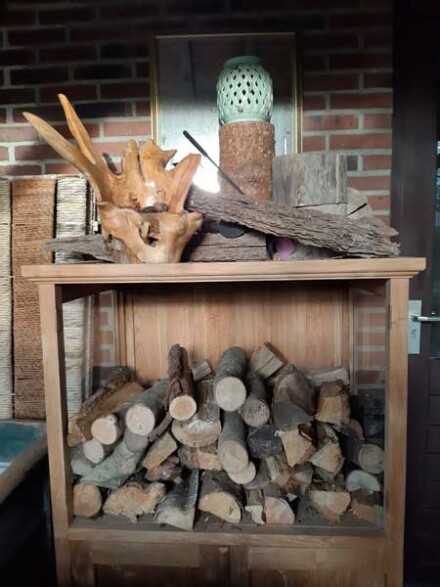 Kast, teak kast, handvervaardigde teakkast met bovenin glazen deurtjes en glazen zijwanden - ZELF AFHALEN - Afbeelding 5