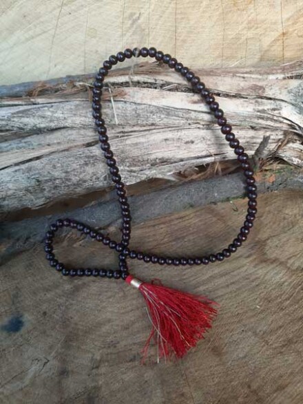 Bidketting uit rozenhout, mooi door haar eenvoud / LAATSTE
