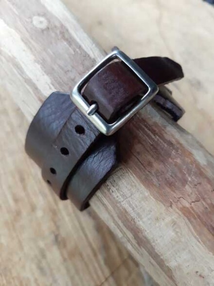 Armband in bruin leer met lange overslag, mooi om elke pols, unisex - Afbeelding 5