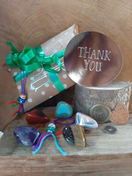 Doosje ' thank you ' met 5 grote geluksstenen, hartje en geluksmunten in mooi doosje - Afbeelding 5
