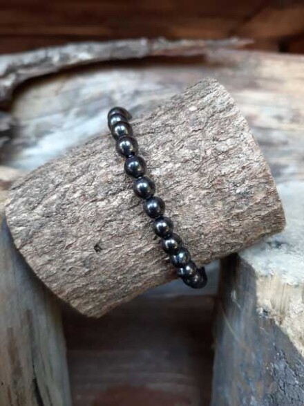 Shungiet armband ondersteunt bij burn out en stress, helpt ook tegen stralingen en 5G + organza zakje