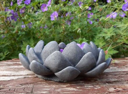 Lotusbloem uit grijze steen / beton, leuk als mini vijver, water drinkbak voor vogels, geschikt voor binnen of buiten, winterhard - Afbeelding 7