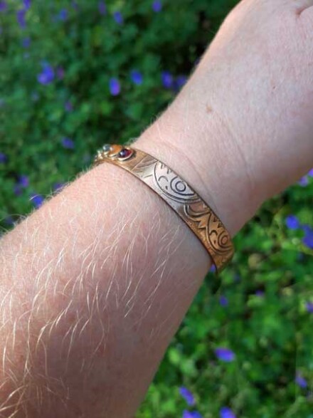 Armband uit gemagnetiseerd koper met edelstenen, geeft je kracht, beschermt tegen straling + chakra tekst - Afbeelding 5