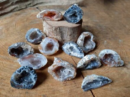 Agaat geode L voor een positieve energie stroming, transformeert negatieve energieën + organza zakje - Afbeelding 6