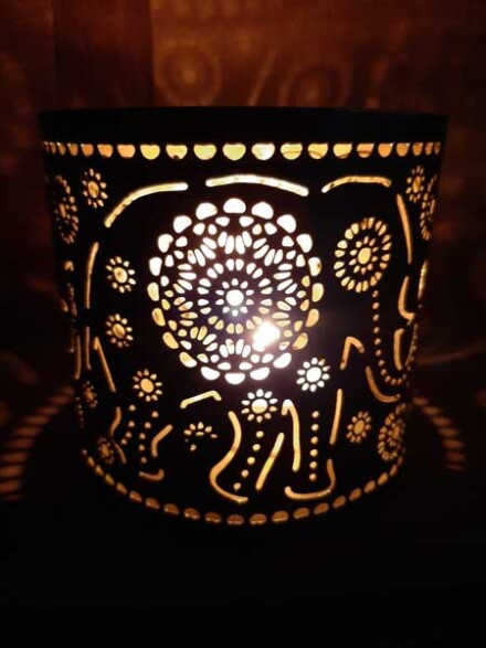 Olifant als sfeerlicht - waxinelichthouder - kaarshouder, deze olifanten komen je wat geluk brengen