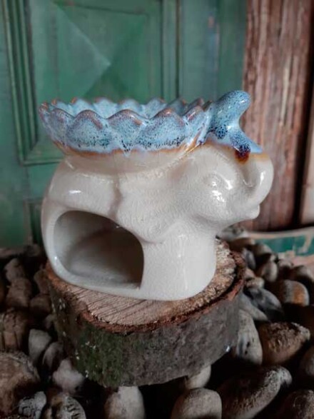 Olieverdamper met lotusbloem als olifant voor een lang leven en veel geluk in je leven + 1 wax smelt kaarsje - Afbeelding 4