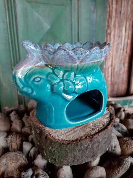 Olieverdamper met lotusbloem als olifant voor een lang leven en veel geluk in je leven + 1 wax smelt kaarsje