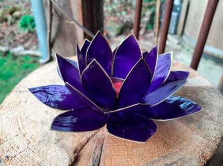Lotusbloem uit capiz schelpen in indigo - de 6e Chakra + GRATIS leelawadee waxinelichtje kado - Afbeelding 2