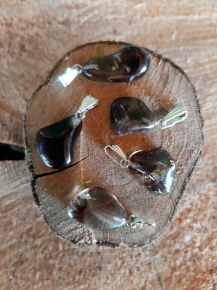 Morion / rookkwarts hanger ingeboord, bij stress, voor bescherming, aardend, ontgift, ondersteunt positief bij kanker + GRATIS koord