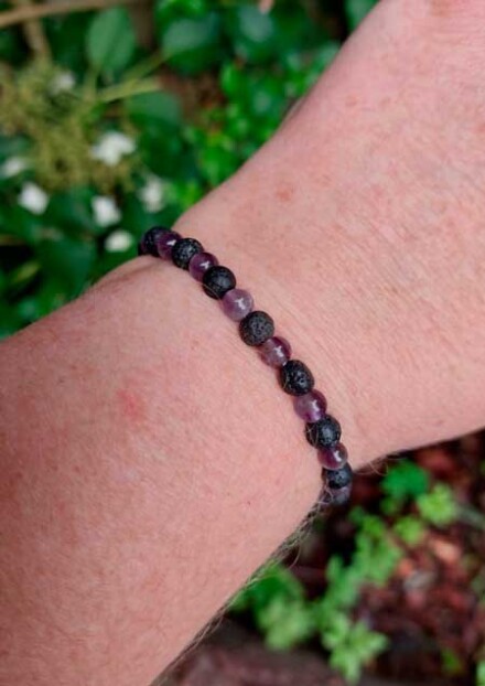 Armband die je zal laten stralen met Amethist en lavasteen, is ook fijn om etherische olie op te druppelen - Afbeelding 4
