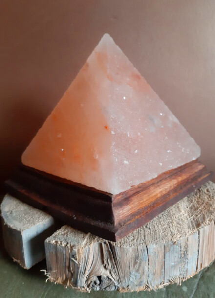 Zoutlamp piramide lamp XXL laat de negatieve energieën extra goed verdwijnen door de punt + led lampje + snoer / LAATSTE - Afbeelding 2