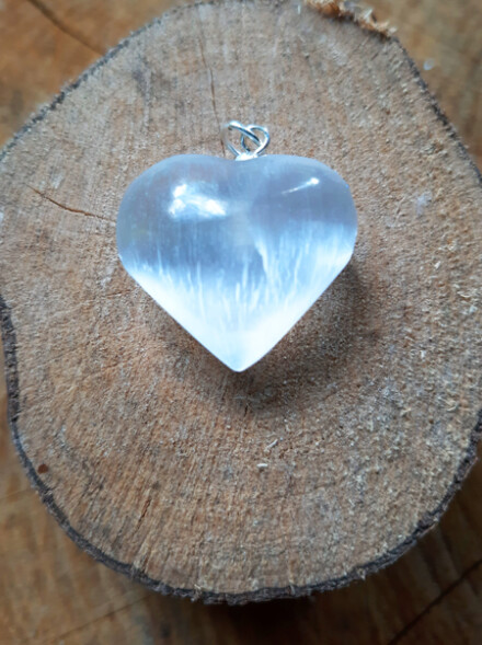 Seleniet kristal kettinghanger als hart om in contact te kunnen komen met jouw beschermengel + GRATIS koord + organza zakje - Afbeelding 2