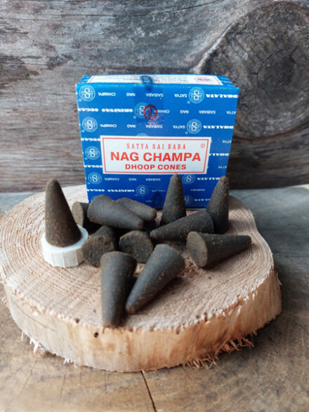 Nag champa kegels voor het zuiveren / reinigen van je omgeving ( 2 doosjes)