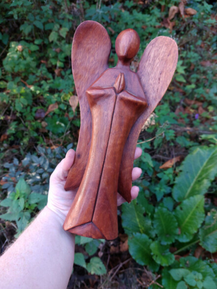 Engel urn donker XXL met liefde met de hand vervaardigd uit hout, een engel om een beetje crematie as in te kunnen bewaren / LAATSTE - Afbeelding 2