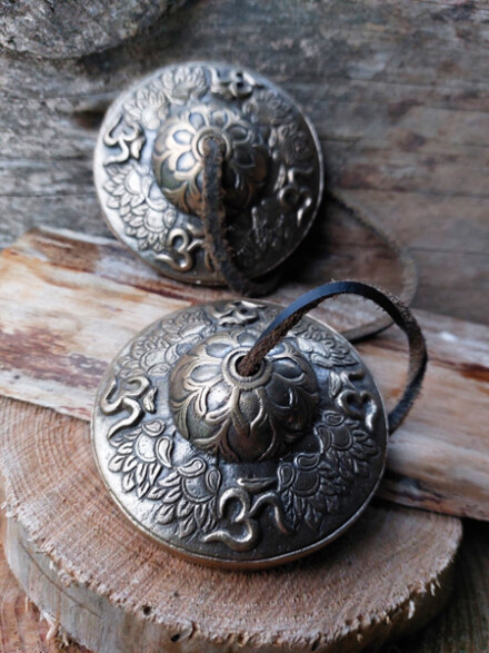 Tingsha's Ohm met lotusbloemen, ontspan jezelf door de trilling van klank + GRATIS opberg hoesje / LAATSTE - Afbeelding 8