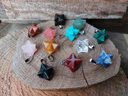 Merkaba hanger uit edelsteen, brengt je weer terug in de juiste balans + koord in organza zakje - Afbeelding 4