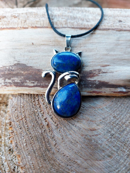HSP hanger als een kat / poes uit Lapis Lazuli, bevordert je spirituele kracht en je spirituele vaardigheden + koord + zakje