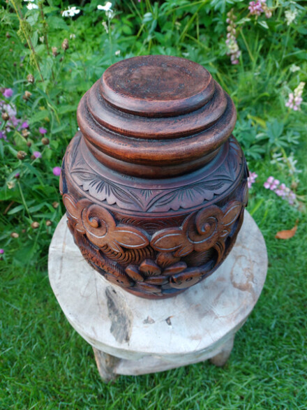 Urnpot met liefde met de hand vervaardigd met vissen en bloemen uit hout / LAATSTE - Afbeelding 8
