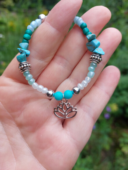 Armband met larimar met een lotusbloem met blauwe kralen, ze opent nieuwe dimensies, verwijdert blokkades en beperkingen, heft angsten op + zakje - Afbeelding 2