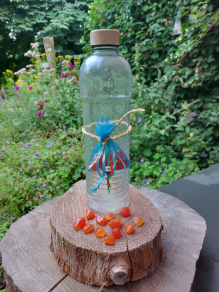 Waterfles '' ik maak je blij en vrij '' met carneool edelstenen voor energetisch hoog trillend gezonder kraanwater - Afbeelding 5