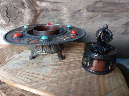Wierook- salie- kegel- brander uit koper met Dorje en verwerkt met mineralen en edelstenen + GRATIS 3 kokers wierook - Afbeelding 8