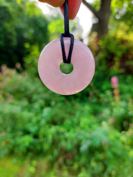 Rozenkwarts hanger donut, ze vergroot je zelfliefde en je zelfvertrouwen, hersteld je hart na een hartaanval + koord + zakje - Afbeelding 2