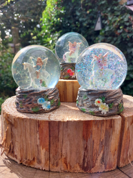 Eenhoorn met een Fee in een glitter bal om je kind te beschermen, de liefde te wijzen, voor inspiratie, lichtheid vol levensenergie - Afbeelding 2
