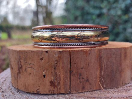 Armband uit gemagnetisch koper met Ohm symbolen, ze geeft je kracht, beschermt tegen allerlei straling - Afbeelding 3