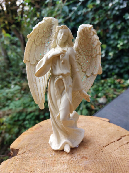 Engel met glinsterende vleugels L, prachtige engel beeld om je te beschermen en komt je liefde brengen, en om jezelf te kunnen vergeven