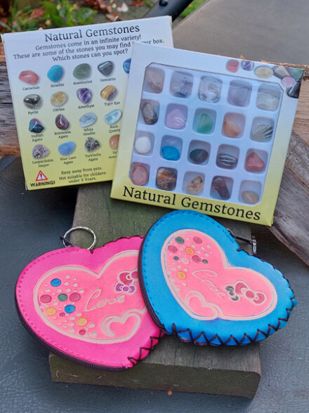Set met 20 edelstenen, mineralen en kristallen, leuk voor kinderen of verhoogt positief het kraanwater + opbergzakje