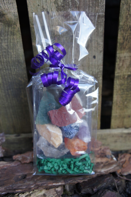 Chakra healing set, 7 grote mineralen en edelstenen met uitgebreide betekenis van alle chakra's, gezellig verpakt - Afbeelding 4