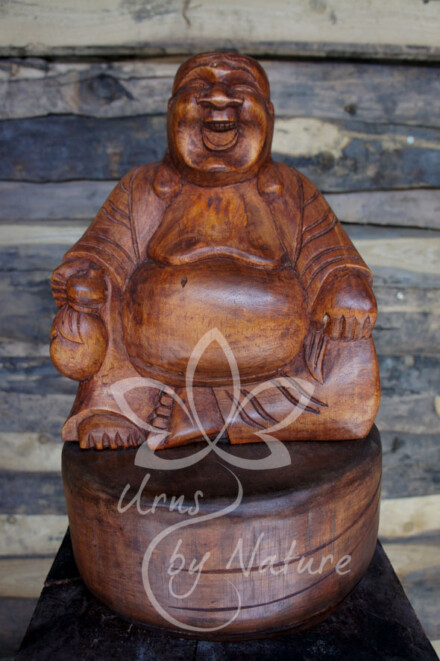 Happy Boeddha urn voor +/- 1 tot 1.5 liter as, met passie en liefde met de hand vervaardigd uit hout - Afbeelding 2