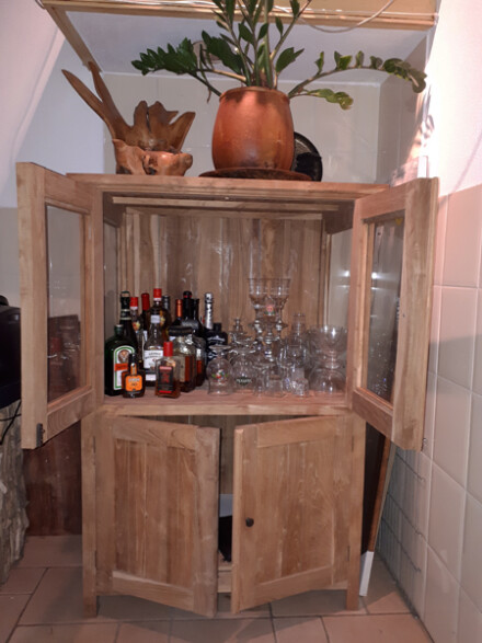 Kast, teak kast, handvervaardigde teakkast met bovenin glazen deurtjes en glazen zijwanden - ZELF AFHALEN - Afbeelding 12